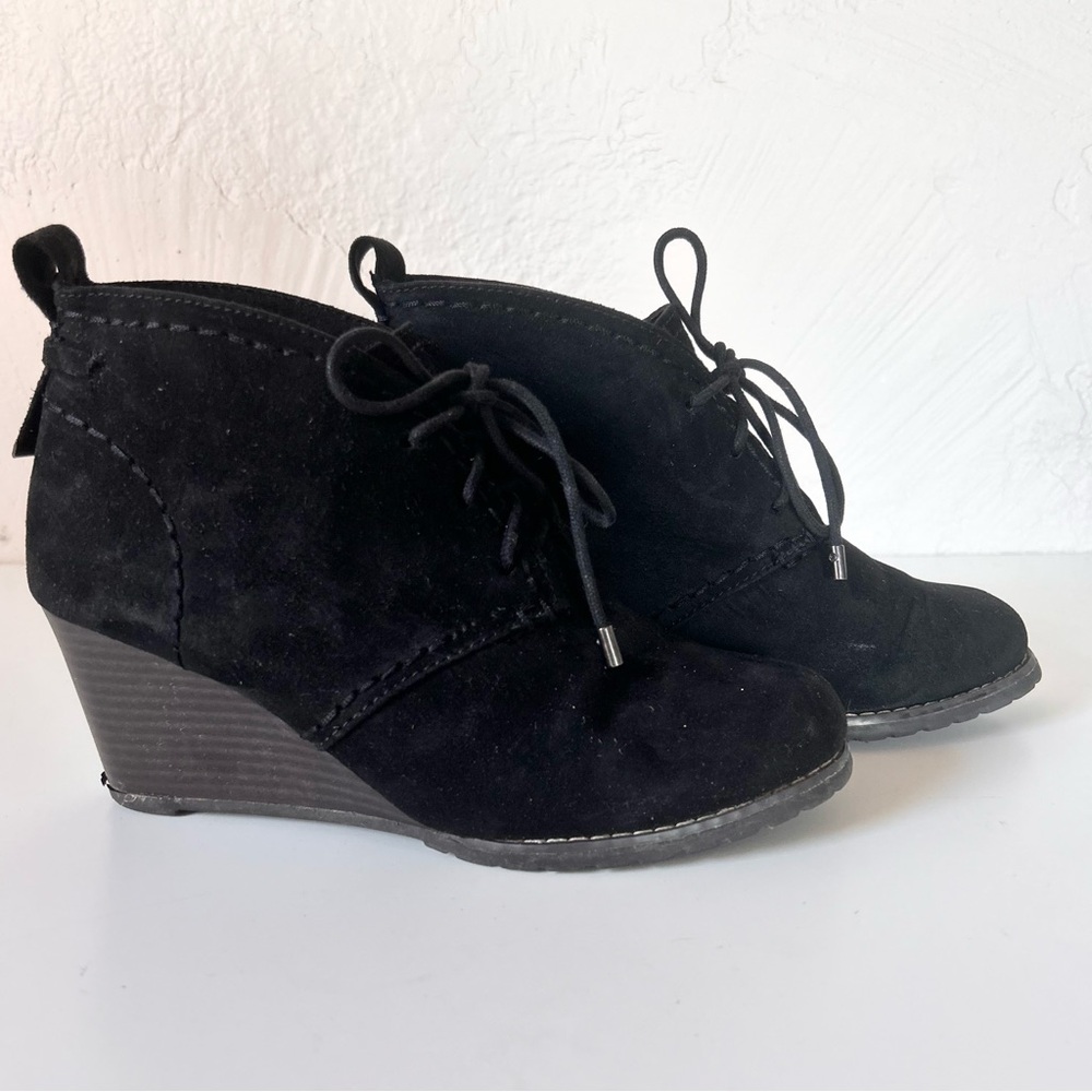 SO Black Wedge Booties